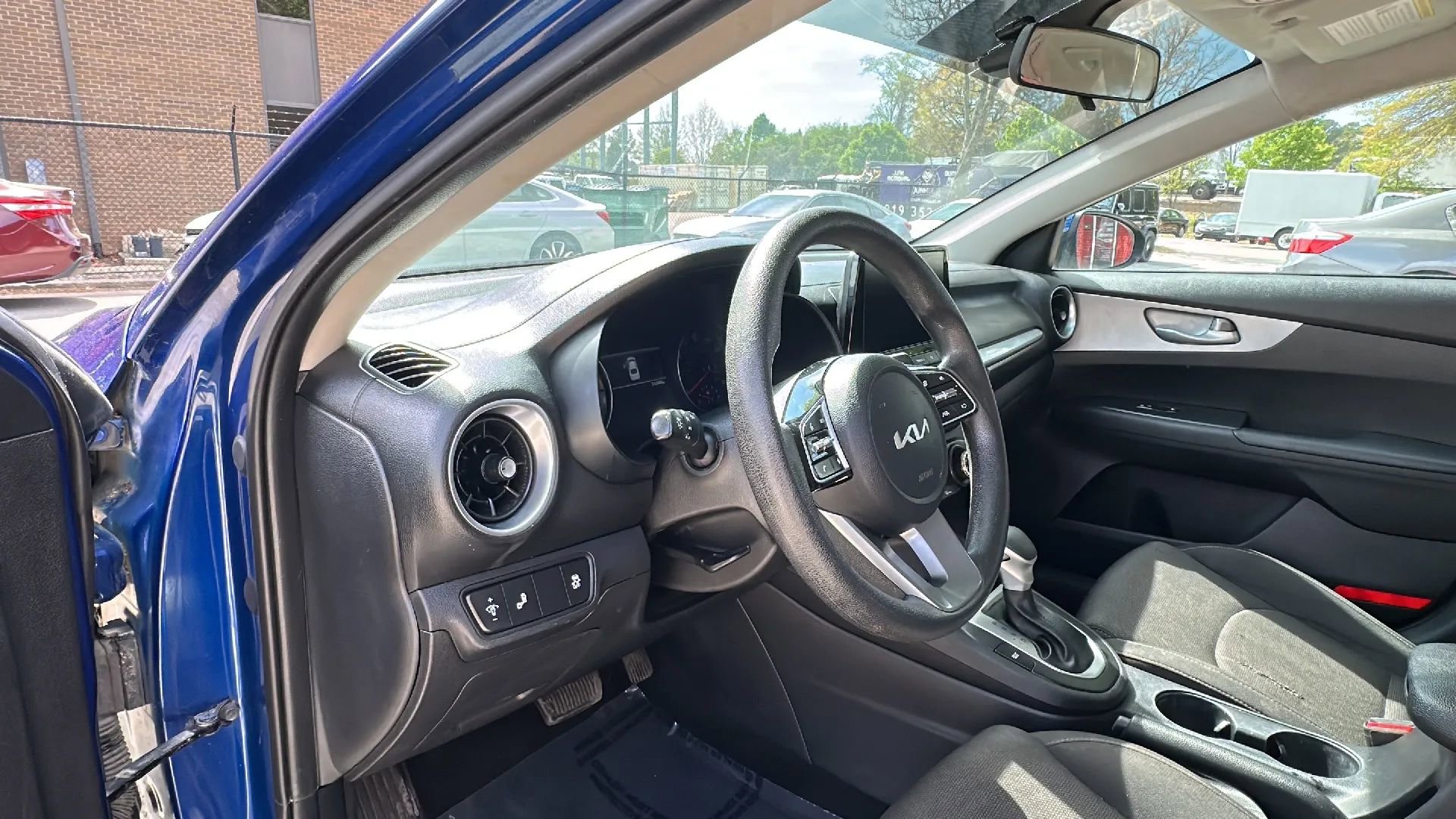 Used 2023 Kia Forte LXS w/ LXS Technology Package image 30