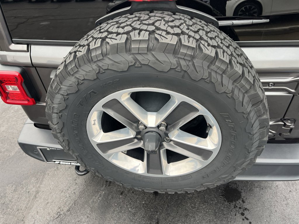 Used 2018 Jeep Wrangler Unlimited Sahara image 34