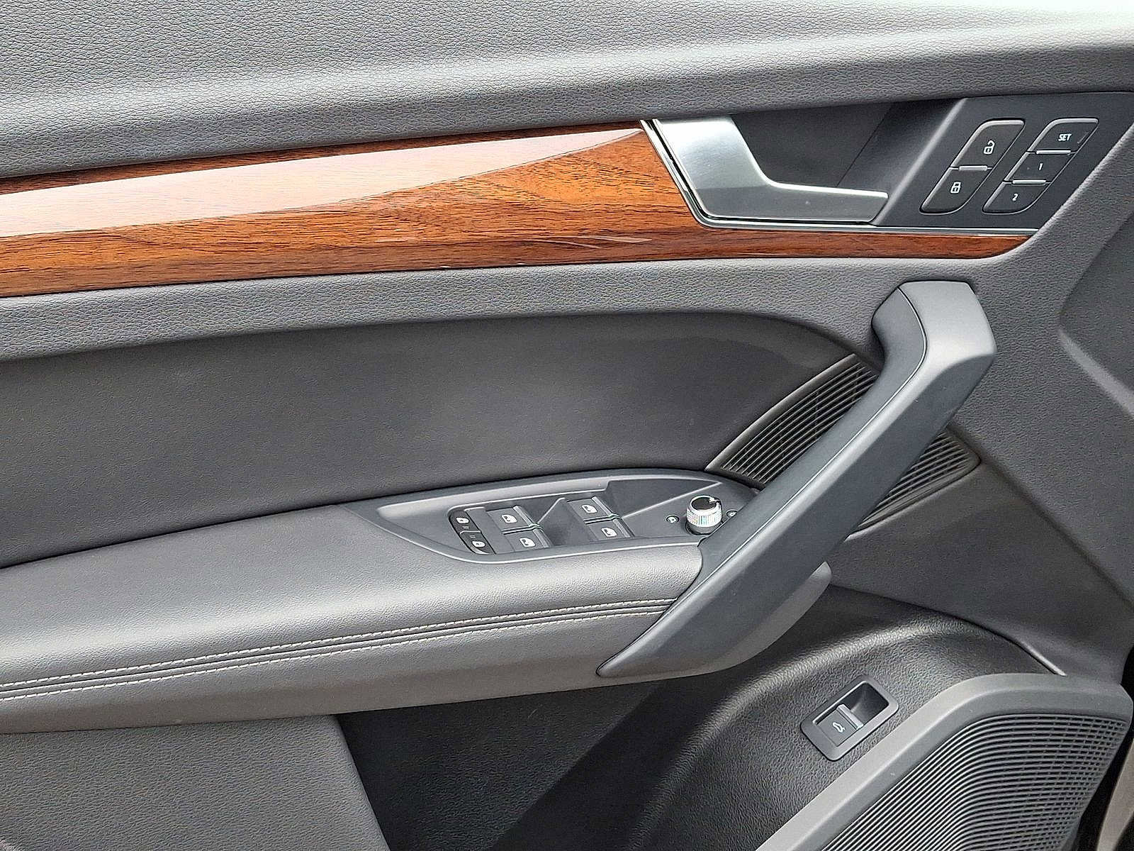 Certified 2023 Audi Q5 2.0T Premium Plus w/ Premium Plus Package image 10