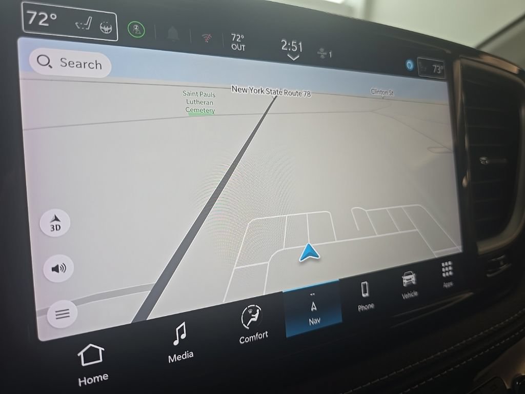 Used 2024 Chrysler Pacifica Limited FWD image 23