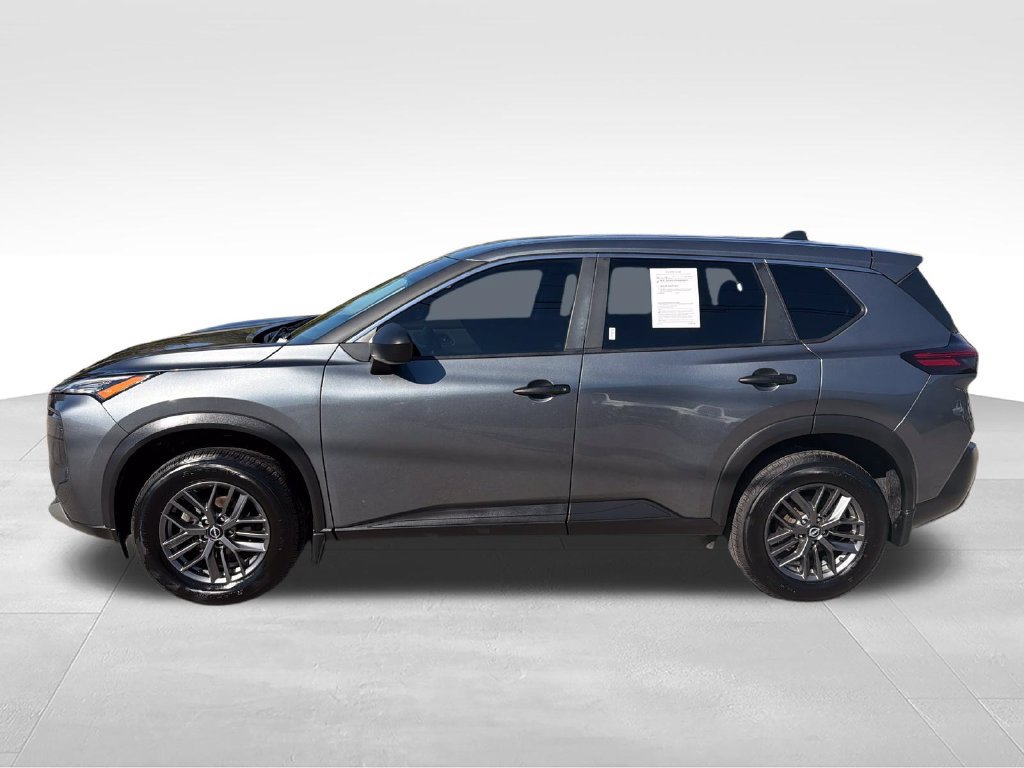 Used 2023 Nissan Rogue S AWD/4WD image 2