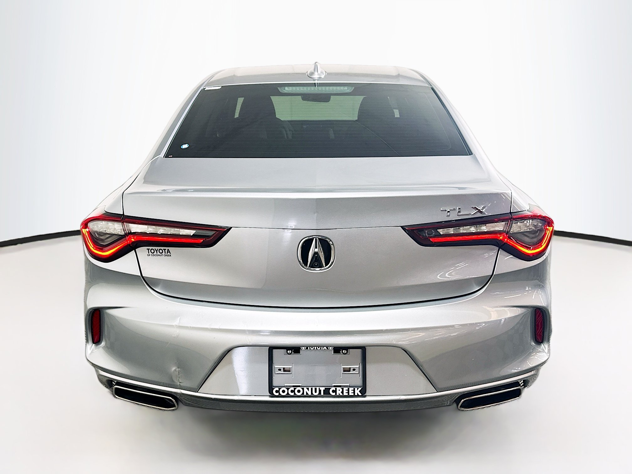 Used 2023 Acura TLX FWD image 4