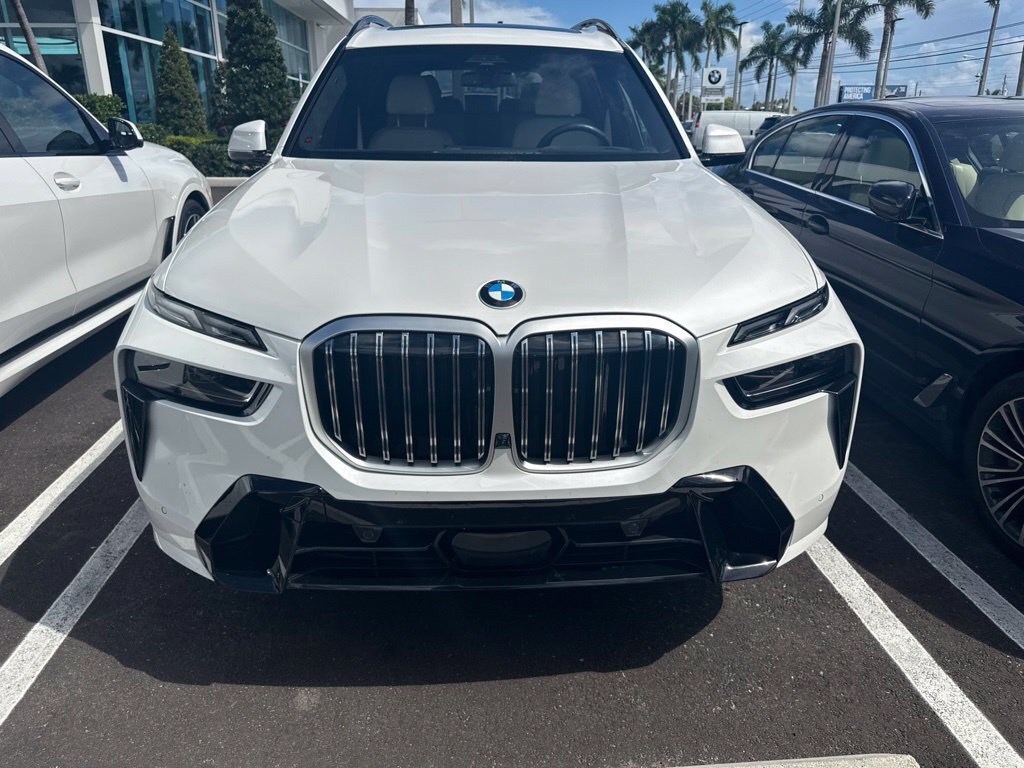 Used 2025 BMW X7 xDrive40i w/ Executive Package AWD/4WD image 8