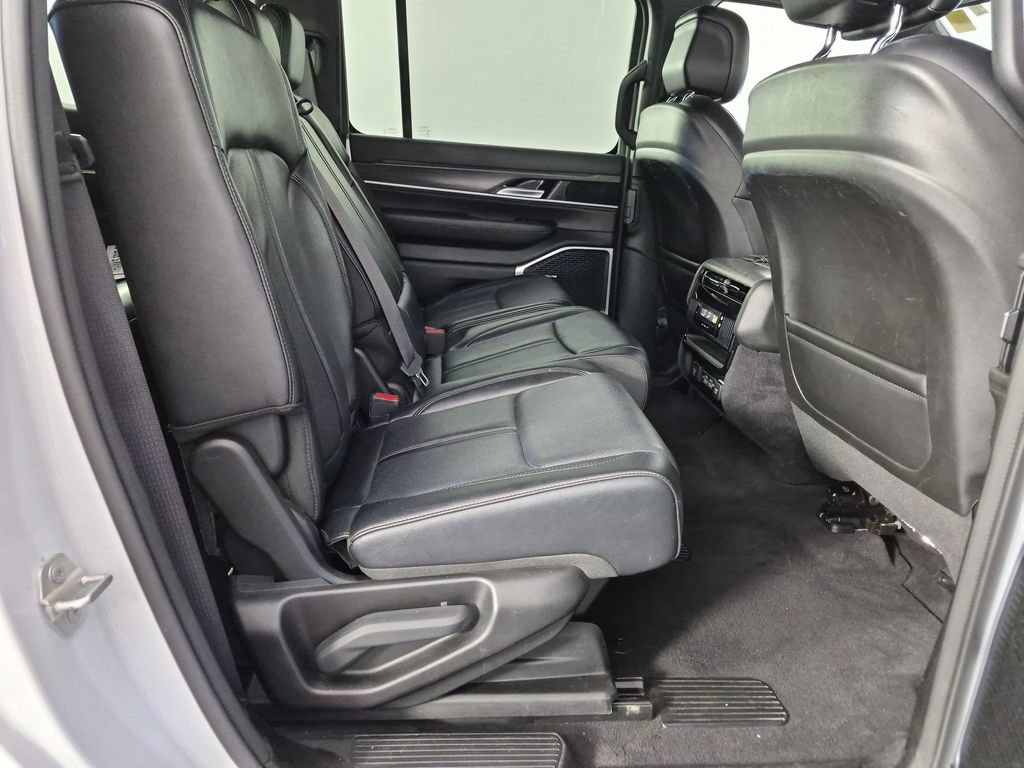 Used 2024 Jeep Wagoneer Series II AWD/4WD image 33