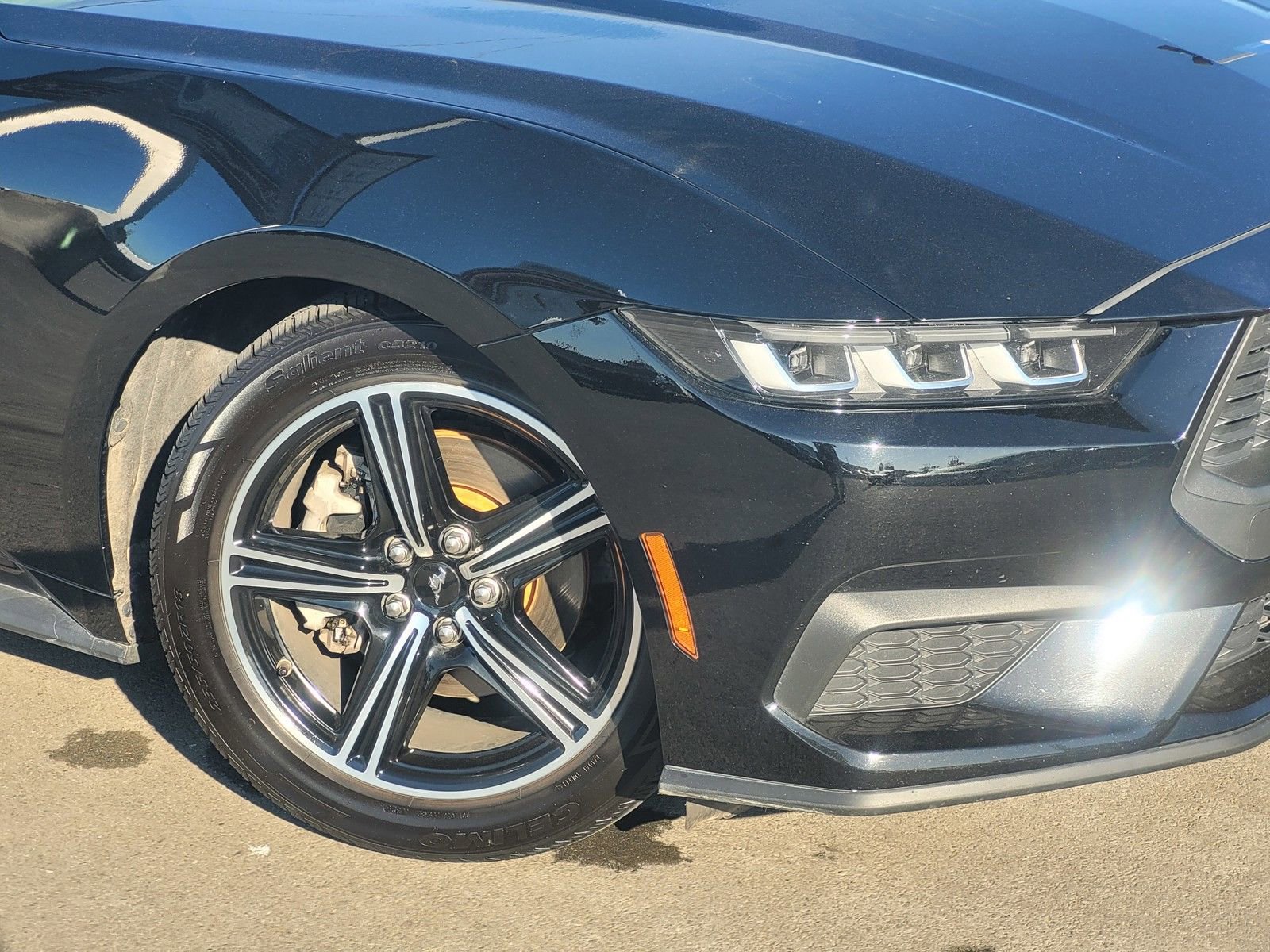 Used 2024 Ford Mustang Premium image 3