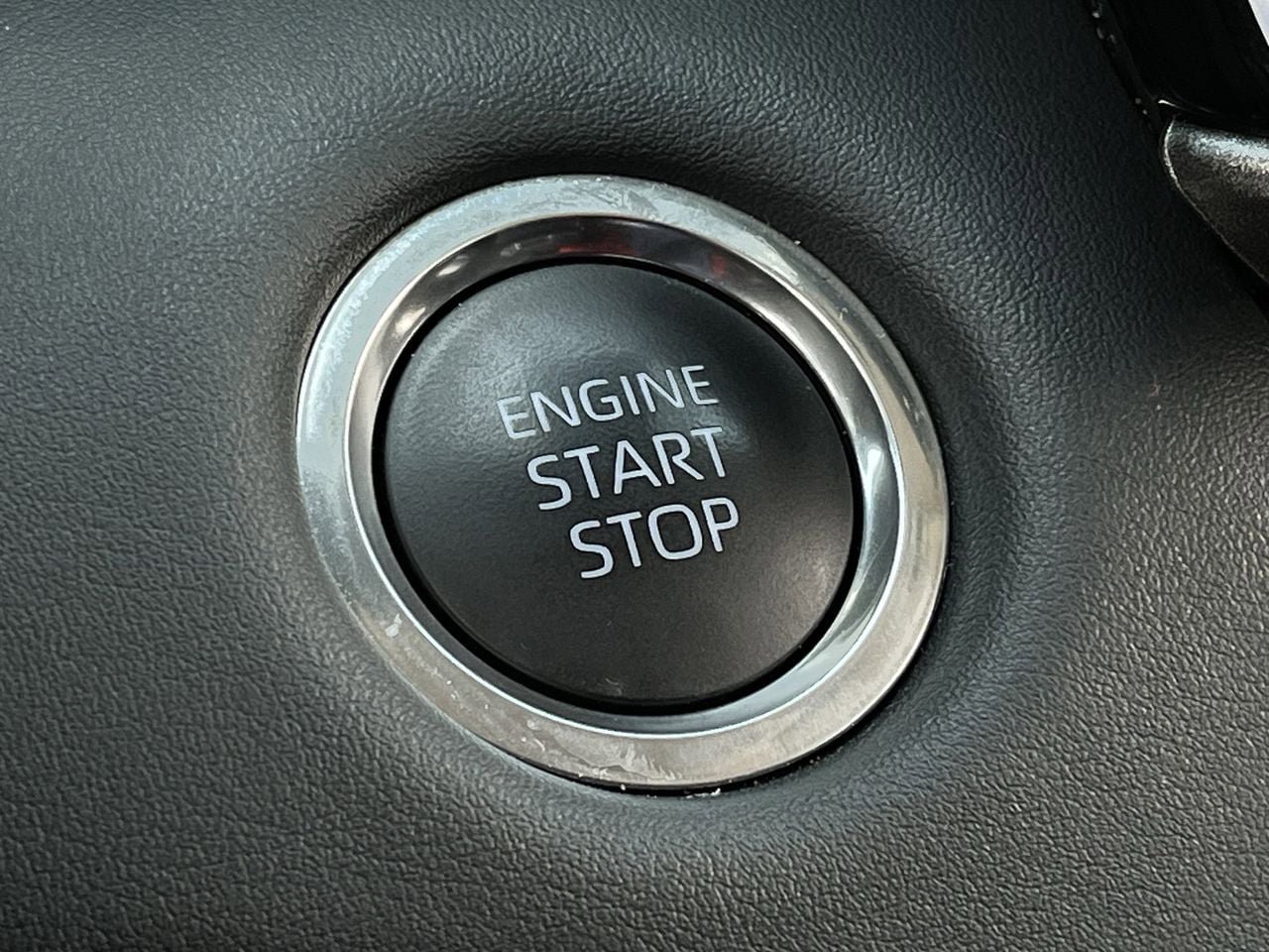 Used 2025 Toyota Highlander LE FWD image 19