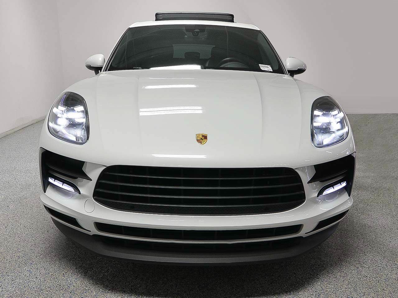 Used 2019 Porsche Macan AWD/4WD image 3