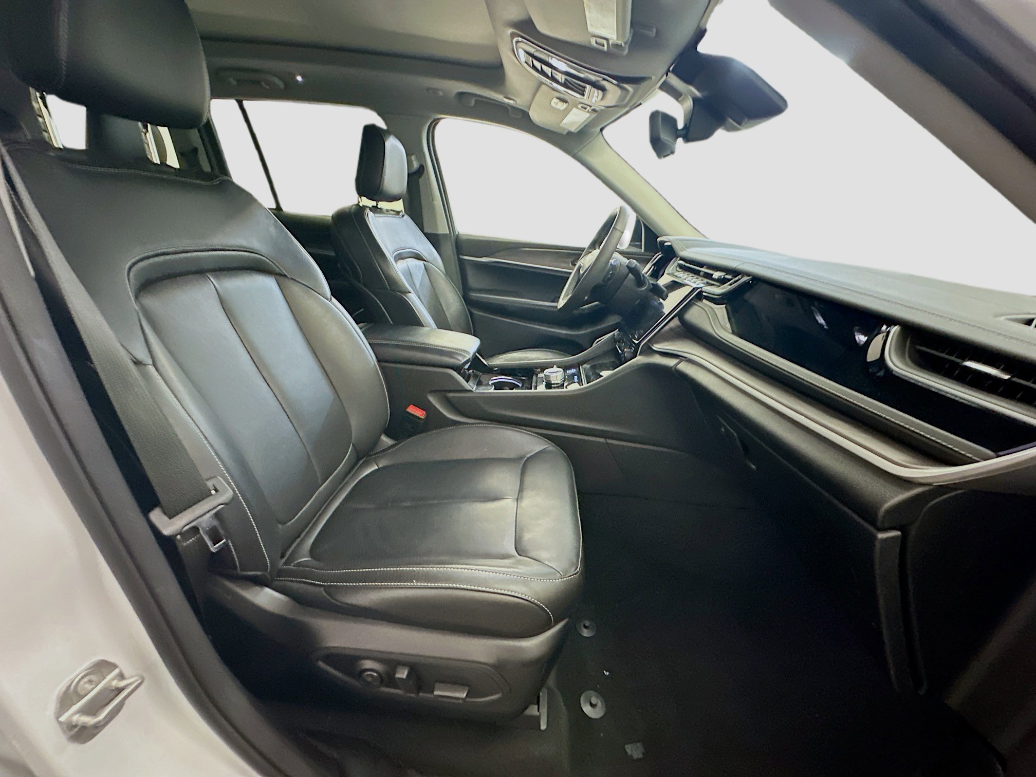 Used 2022 Jeep Grand Cherokee Limited 4xe image 34