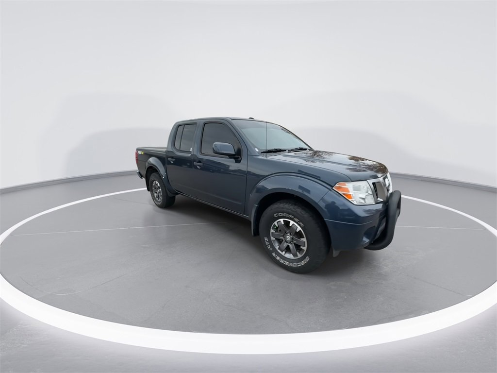 Used 2019 Nissan Frontier PRO-4X image 2