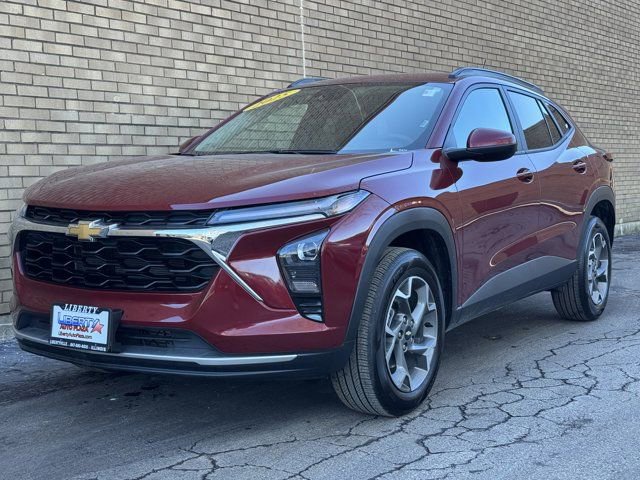 Used 2025 Chevrolet Trax LT w/ LT Convenience Package image 29