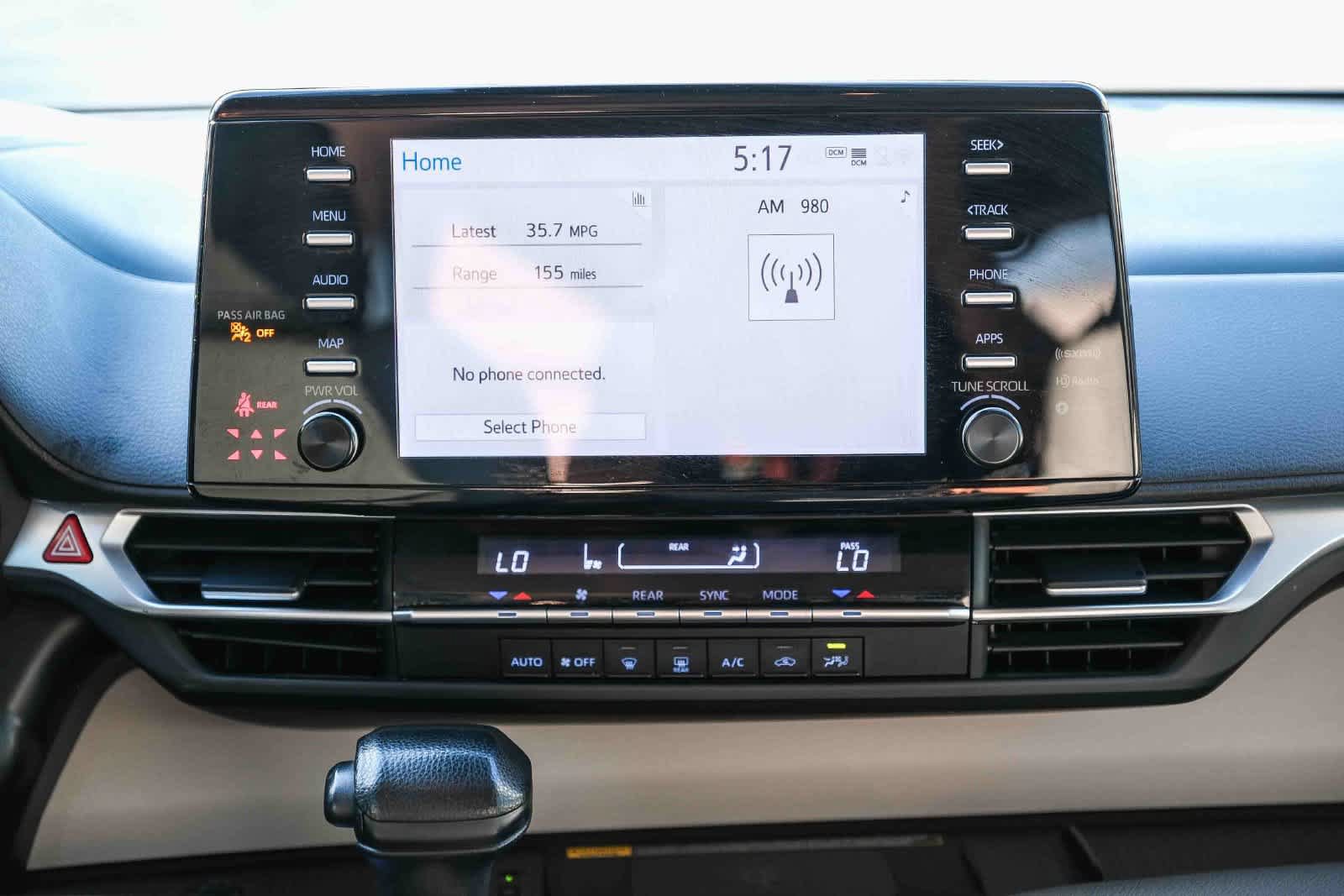 Used 2024 Toyota Sienna LE w/ LE Plus Package FWD image 14