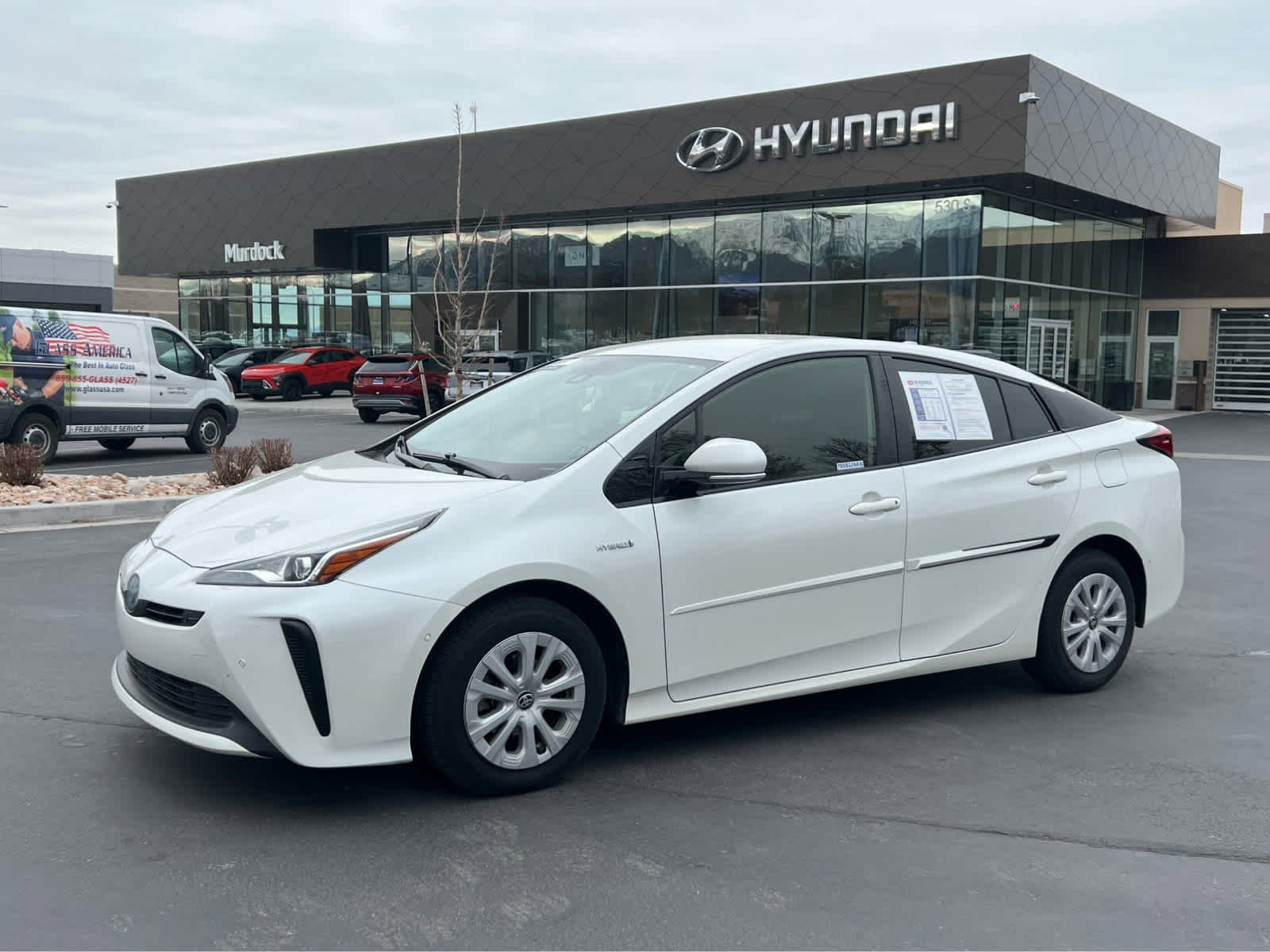 Used 2019 Toyota Prius LE image 1