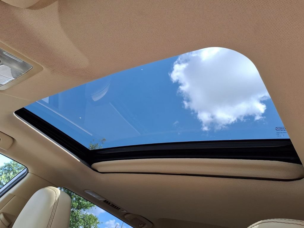 Used 2019 Toyota Highlander XLE FWD image 20