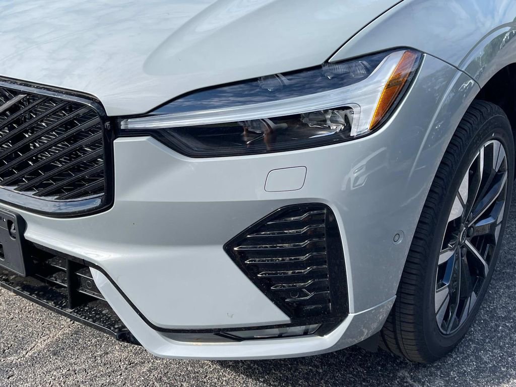 New 2026 Volvo XC60 B5 Plus w/ Protection Package Premier image 8