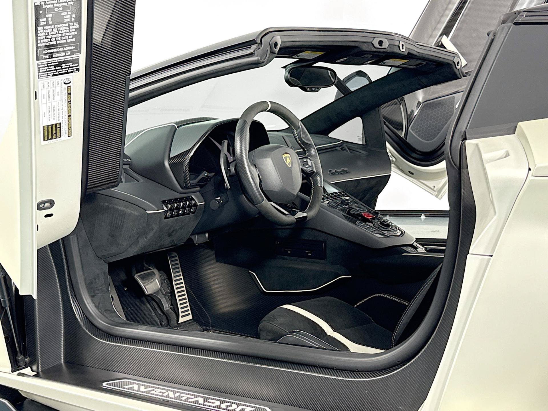 Used 2020 Lamborghini Aventador SVJ AWD/4WD image 80