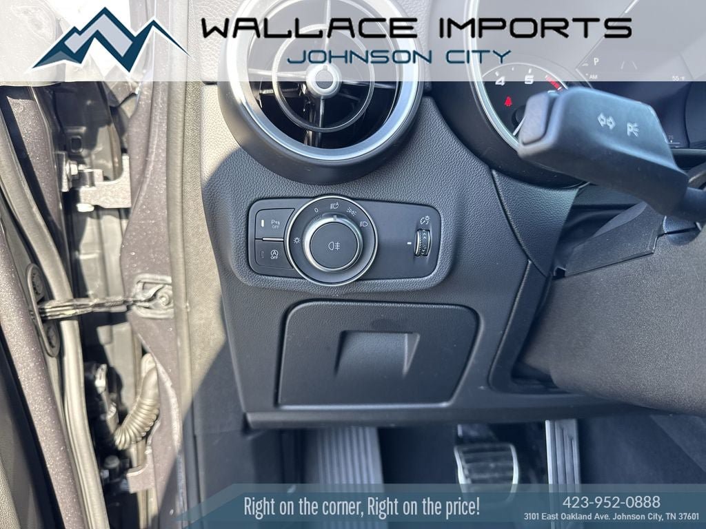 Used 2023 Alfa Romeo Stelvio Ti AWD/4WD image 34