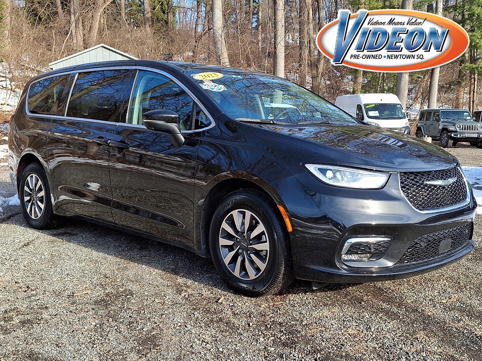Certified 2023 Chrysler Pacifica Touring-L