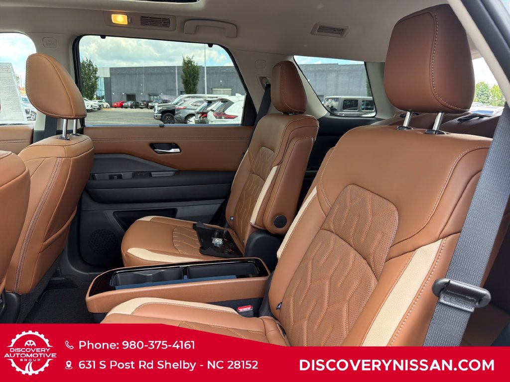 New 2026 Nissan Pathfinder Platinum w/ Lighting Package AWD/4WD image 30