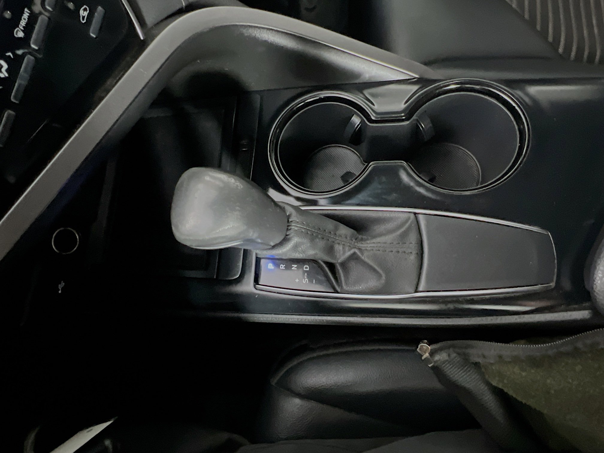 Used 2020 Toyota Camry SE image 24