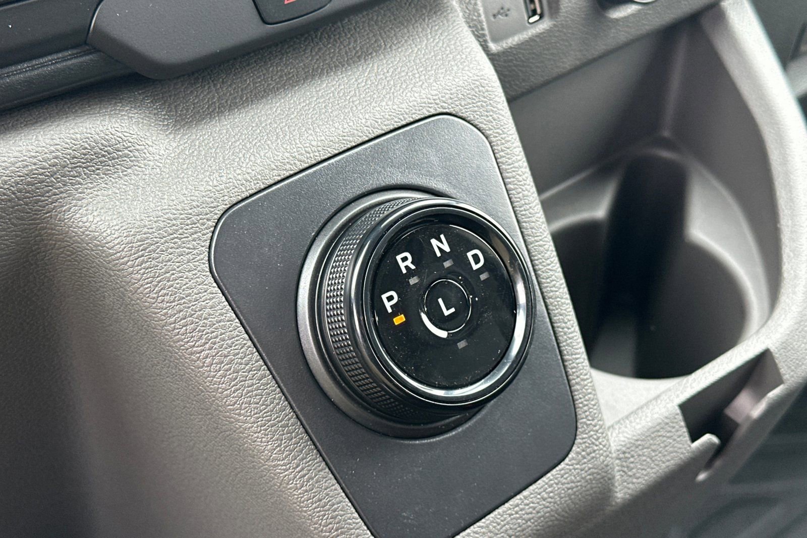 New 2025 Ford E-Transit 148 Medium Roof image 18