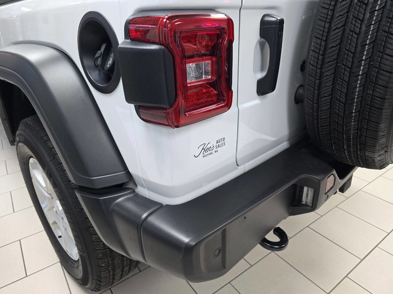 Used 2022 Jeep Wrangler Unlimited Sport image 14