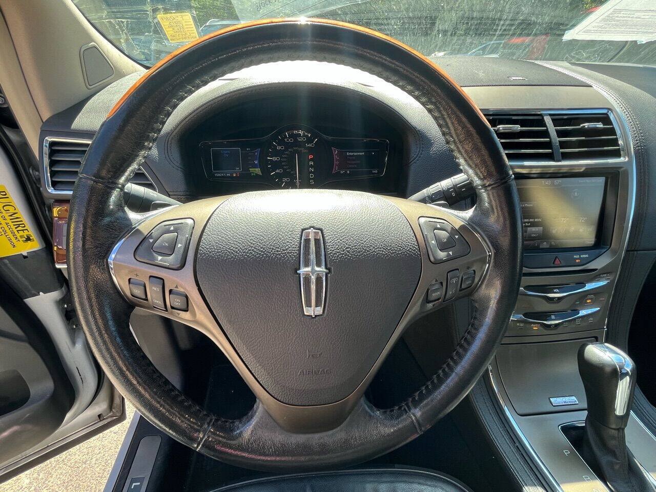 Used 2013 Lincoln MKX FWD image 11