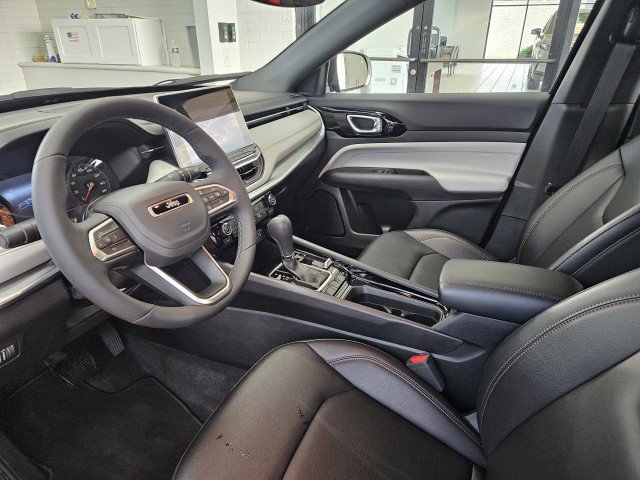 Used 2024 Jeep Compass Limited AWD/4WD image 8