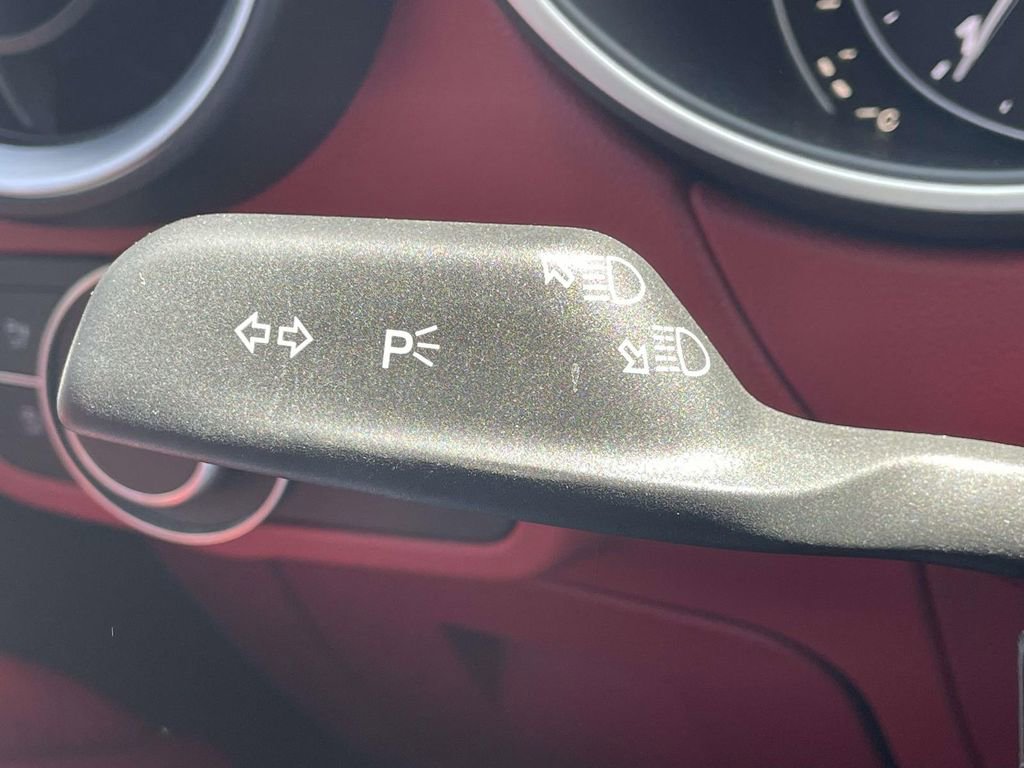 Used 2021 Alfa Romeo Stelvio Ti w/ Premium Package image 23