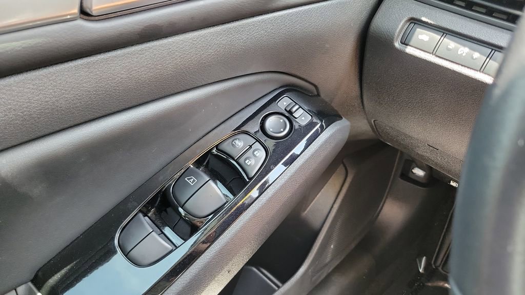 Used 2024 Nissan Altima 2.5 SR w/ SR Premium Package FWD image 21