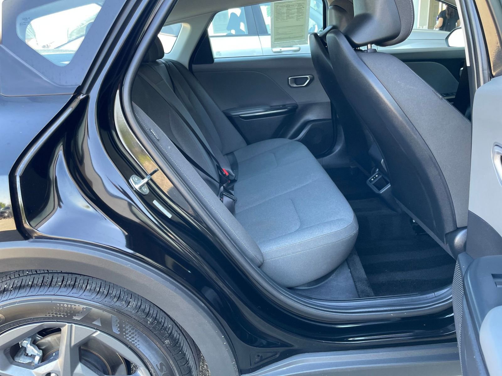 Used 2025 Kia K4 LXS image 27