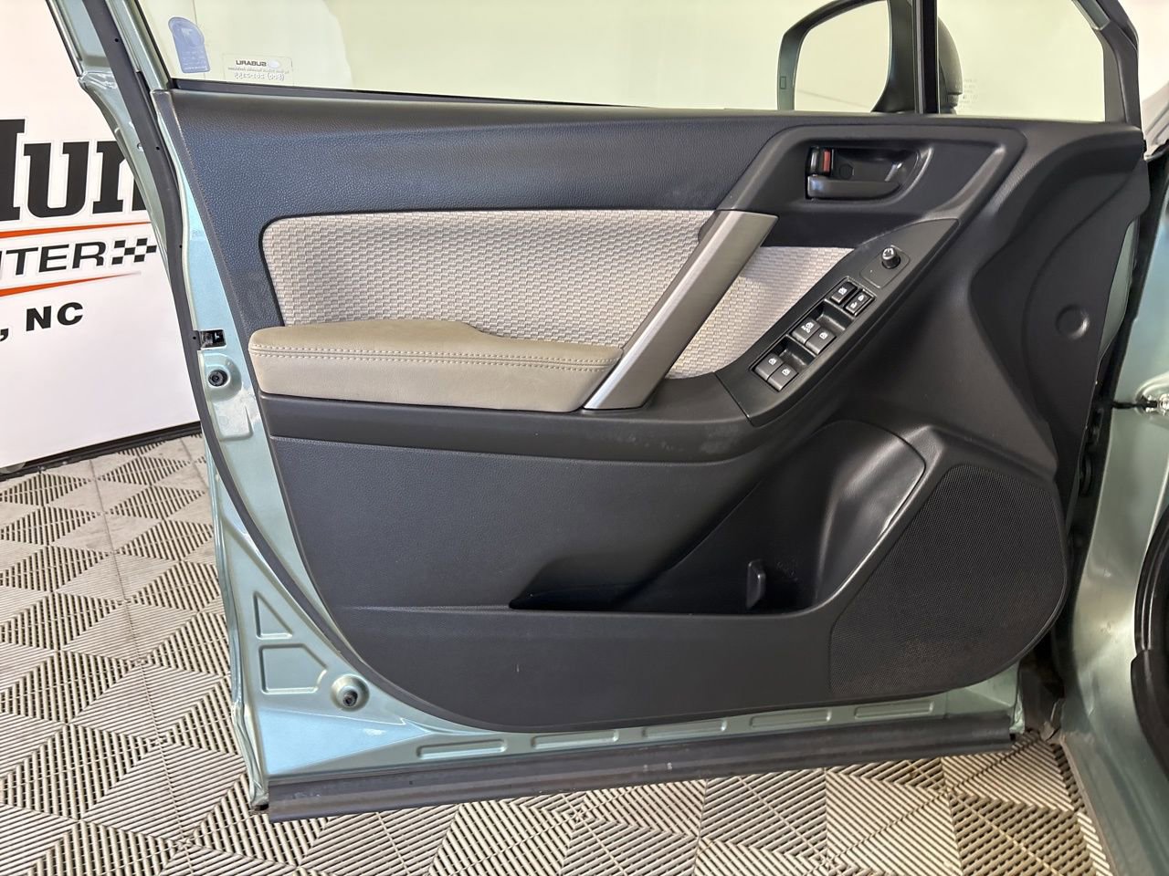 Used 2017 Subaru Forester 2.5i image 9