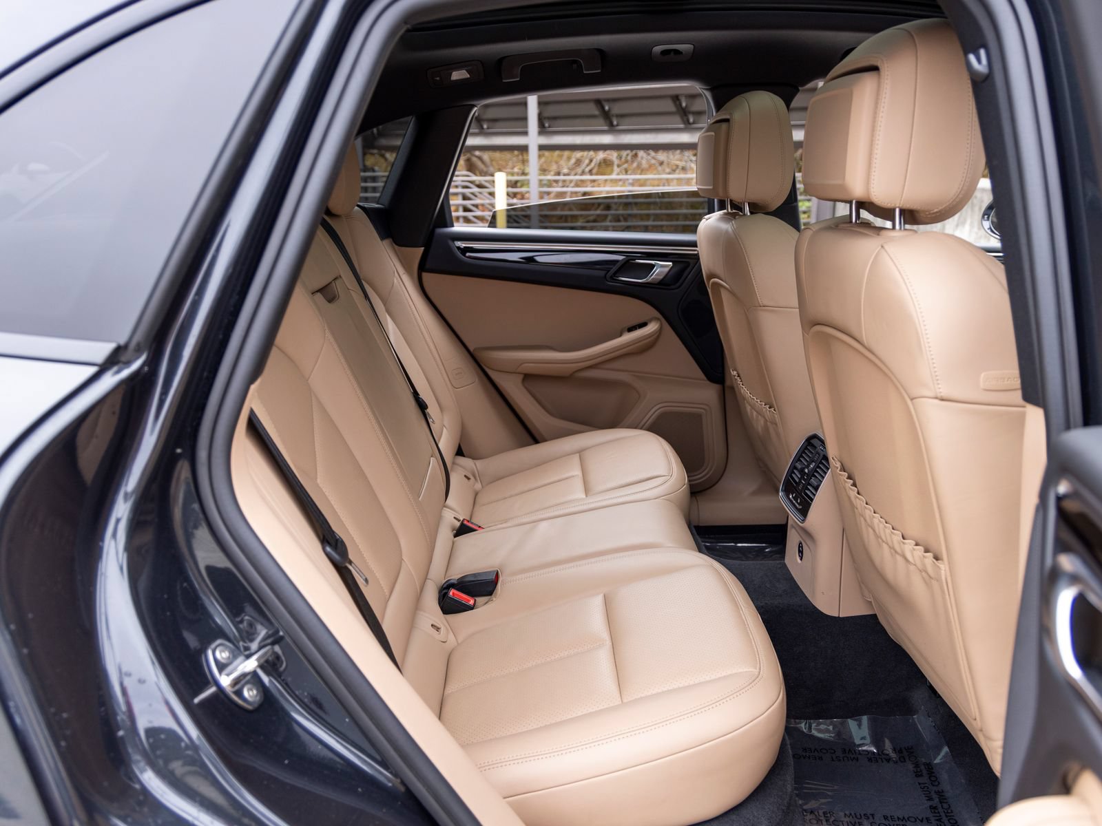 Certified 2023 Porsche Macan AWD/4WD image 57
