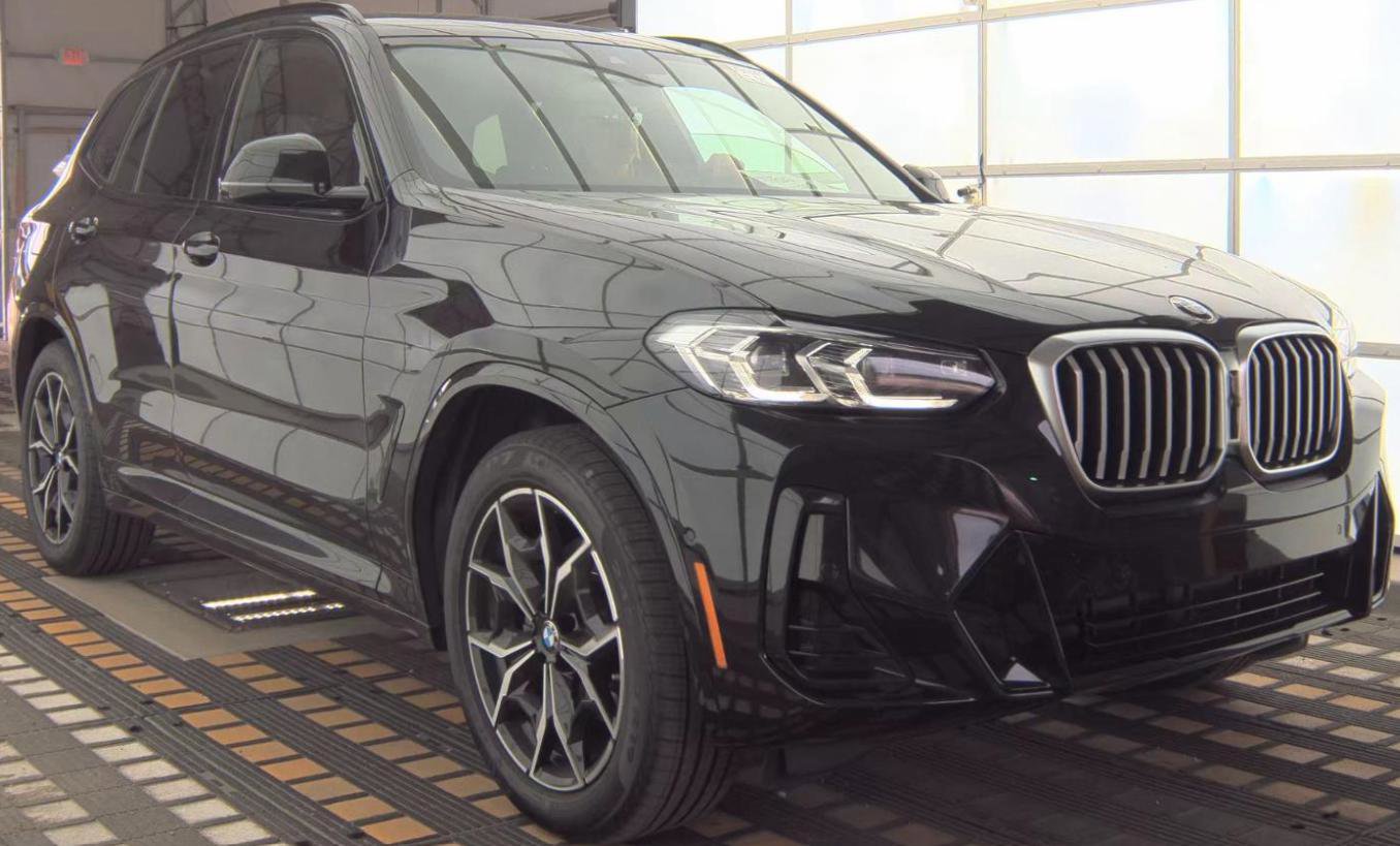 Used 2024 BMW X3 xDrive30i w/ Premium Package AWD/4WD image 3