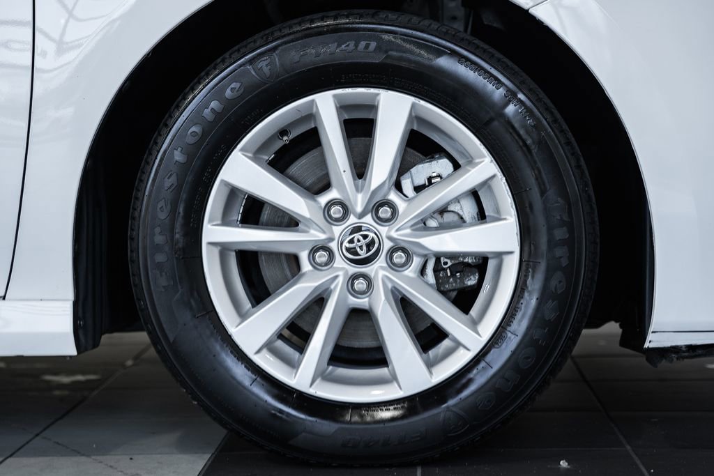 Used 2025 Toyota Camry LE image 14