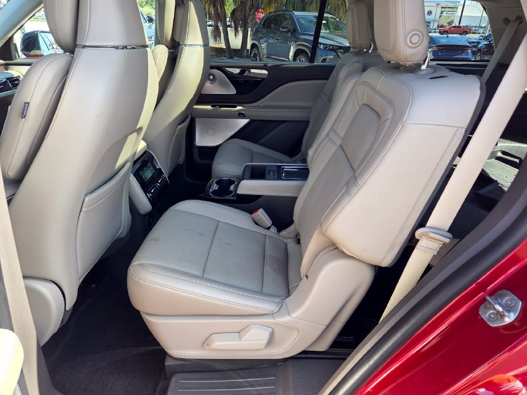Used 2020 Lincoln Aviator Reserve w/ Equipment Group 201A RWD image 6