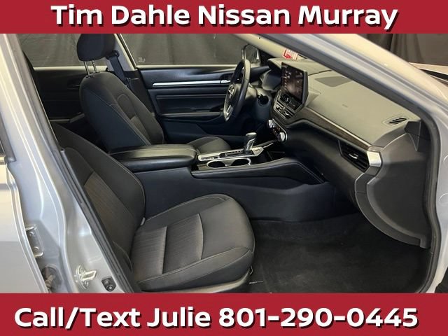 Used 2023 Nissan Altima 2.5 SV w/ SV Premium Package AWD/4WD image 16