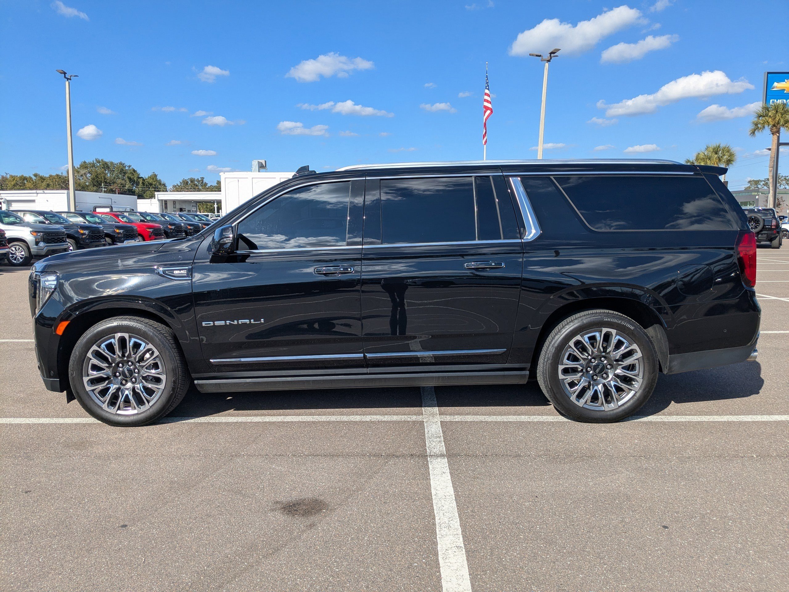 Used 2023 GMC Yukon XL Denali Ultimate image 6