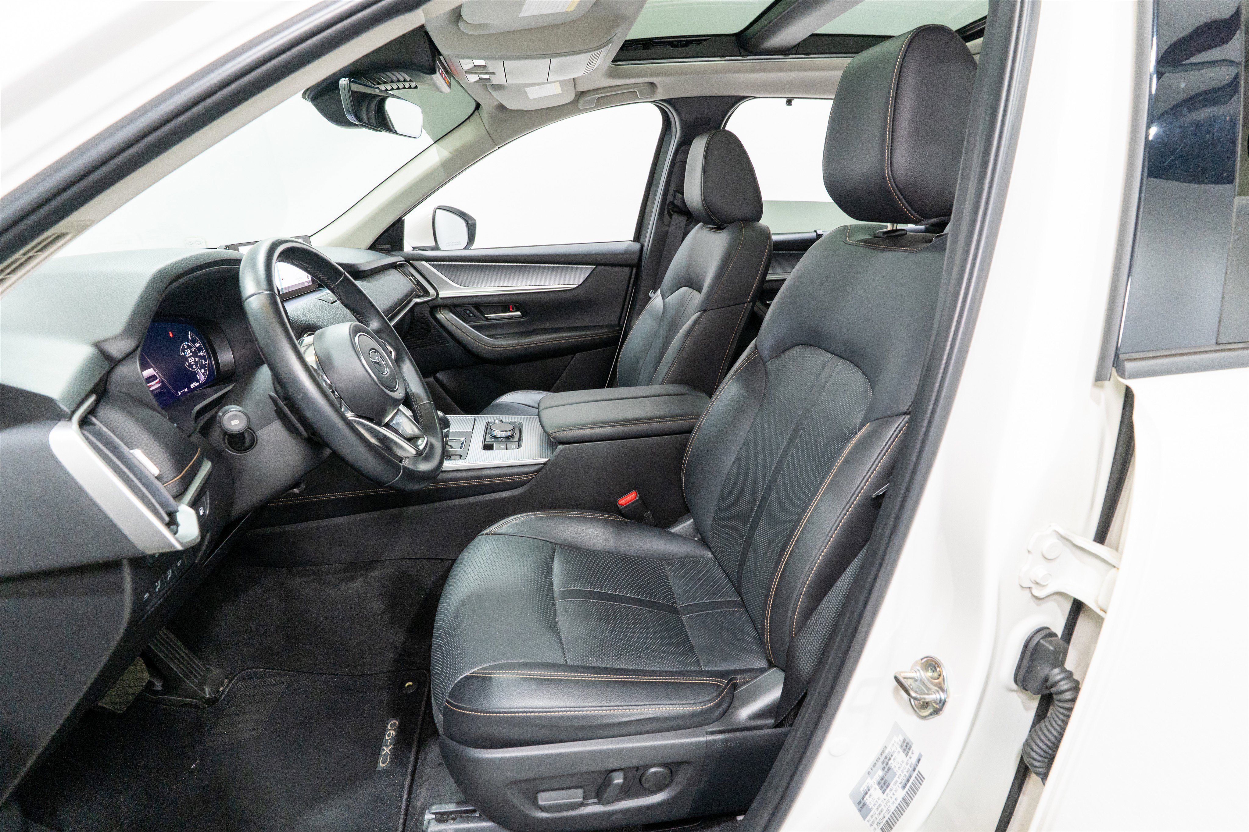 Used 2024 MAZDA CX-90 Plug-In Hybrid w/ Premium Pkg image 16