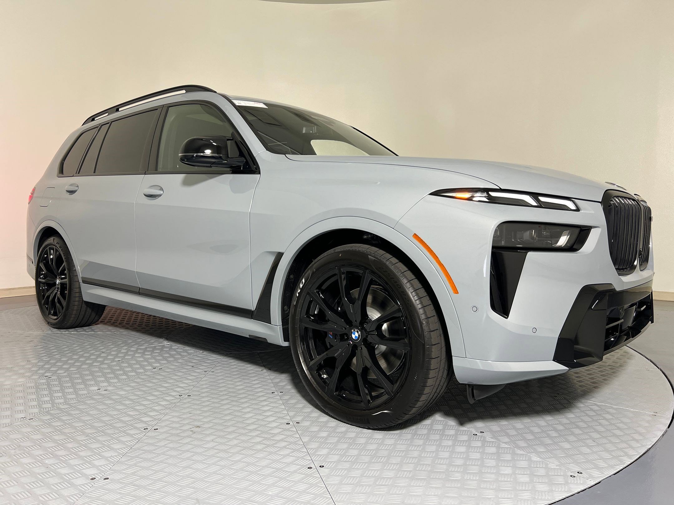 New 2026 BMW X7 M60i image 7