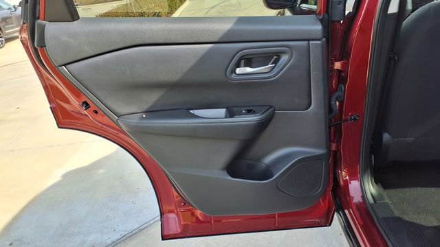 Used 2025 Nissan Rogue SV image 17