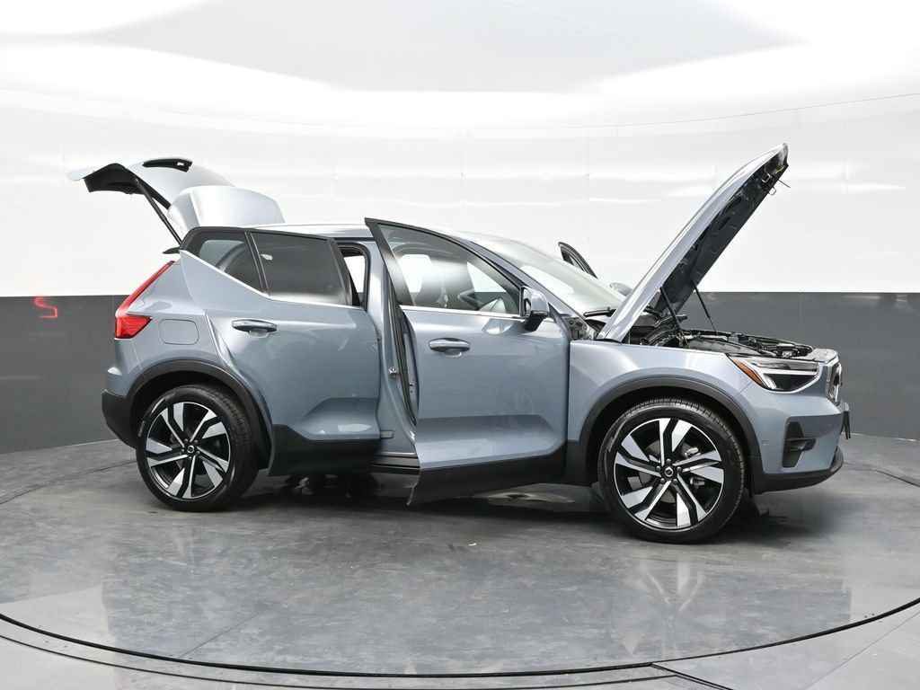 Used 2023 Volvo XC40 B5 Ultimate w/ Protection Package Premier AWD/4WD image 45
