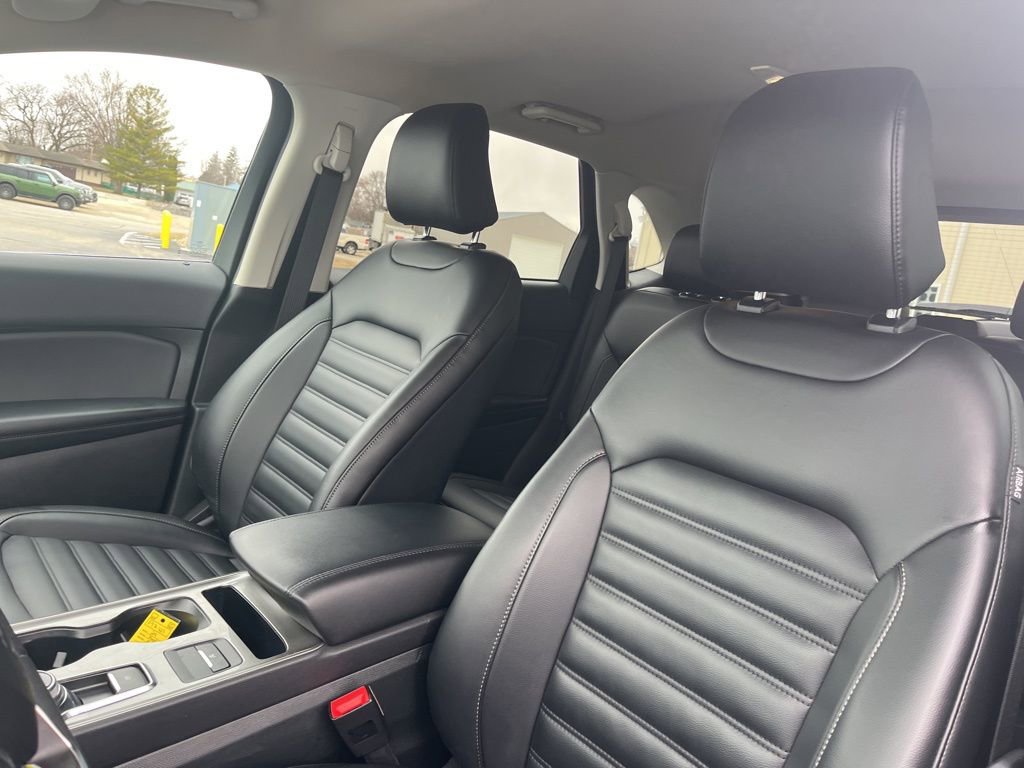 Used 2024 Ford Edge SEL w/ Convenience Package image 12