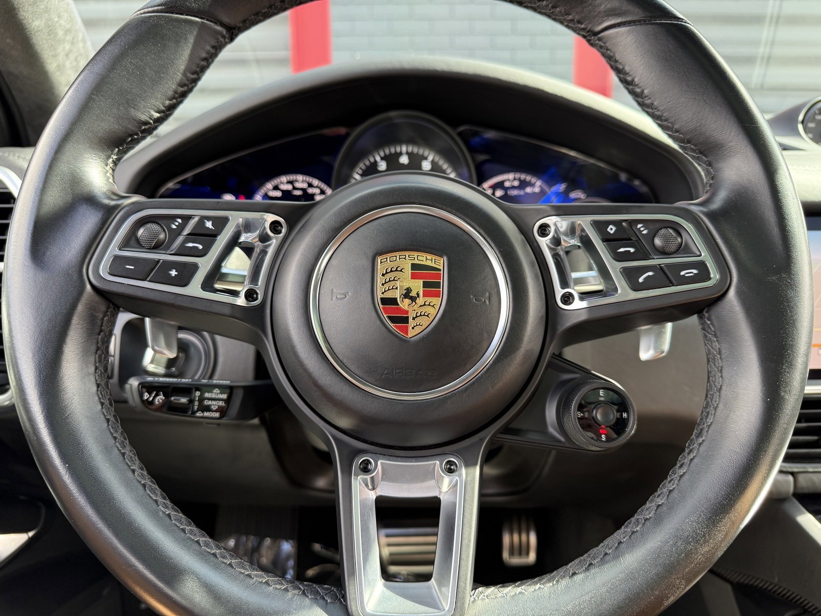 Used 2021 Porsche Cayenne Turbo S image 24