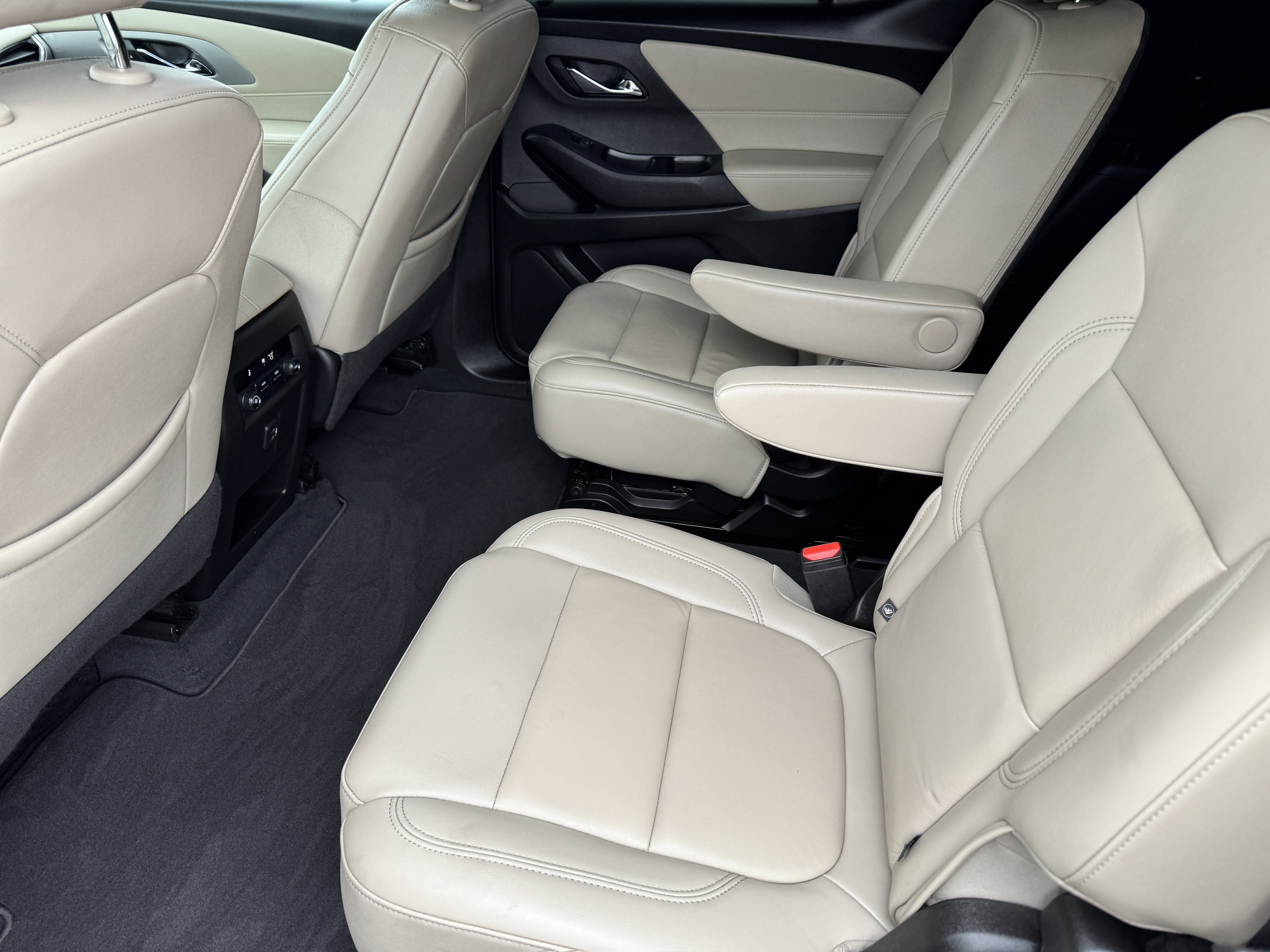 Certified 2022 Chevrolet Traverse LT image 17