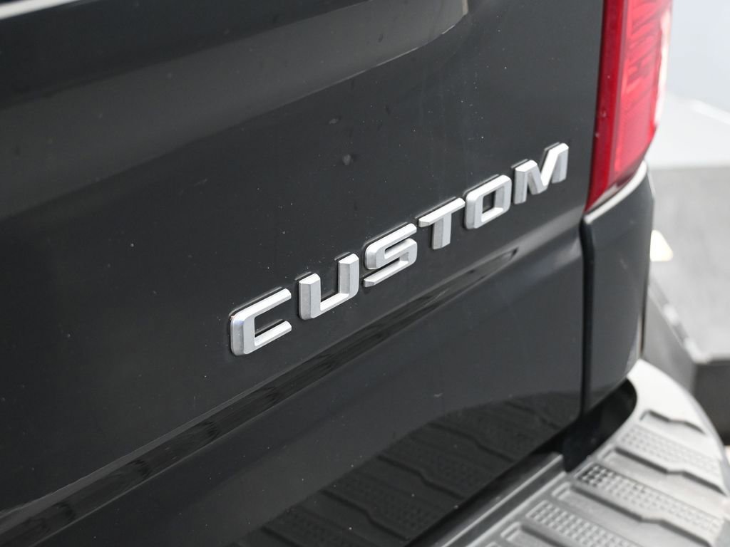 Used 2023 Chevrolet Silverado 1500 Custom image 34