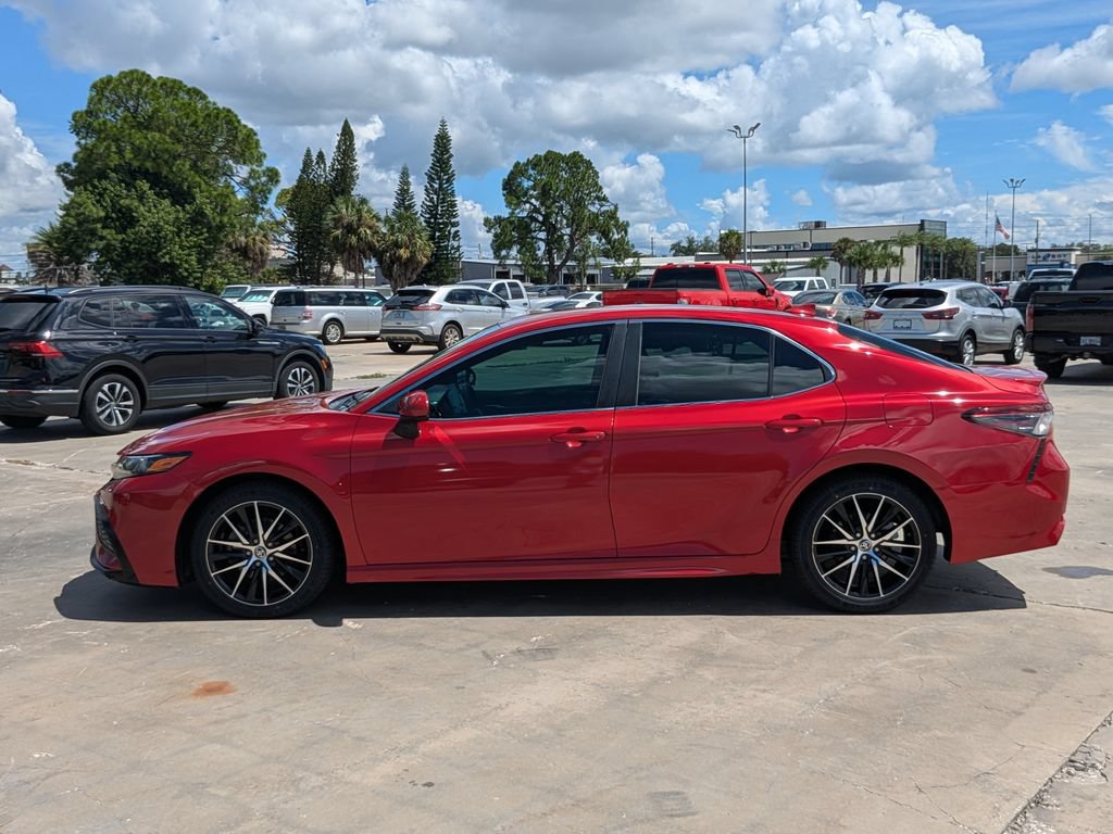 Used 2021 Toyota Camry SE FWD image 5