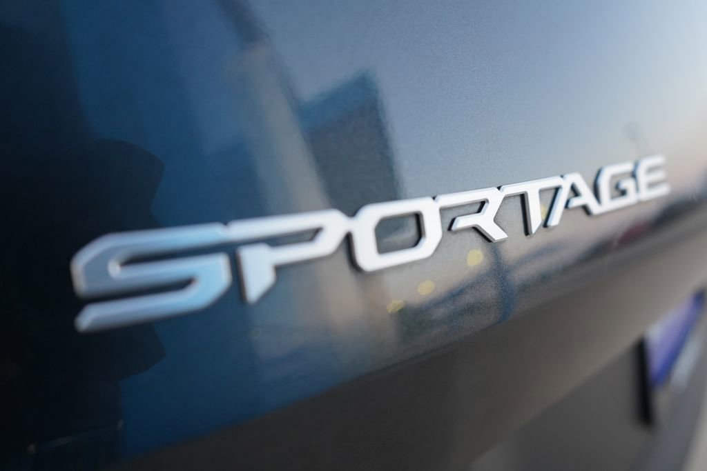 Used 2024 Kia Sportage LX image 6