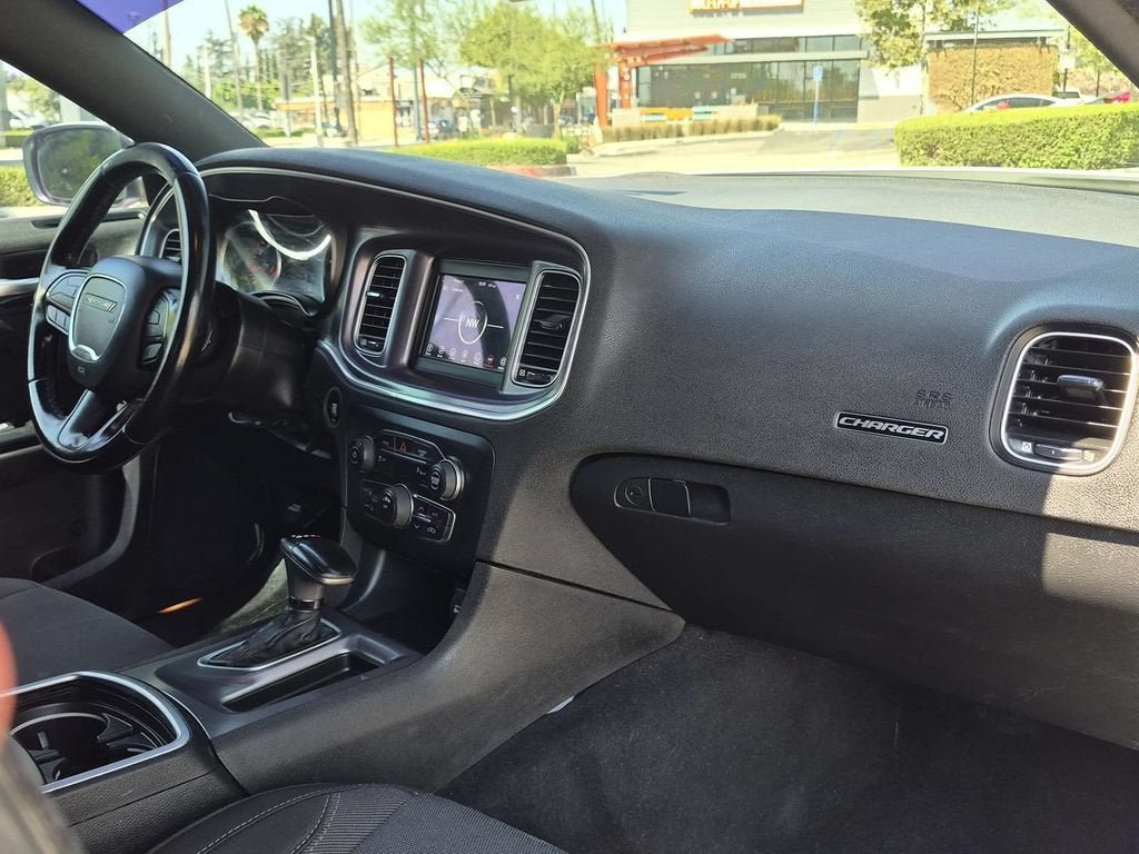 Used 2020 Dodge Charger SXT RWD image 31