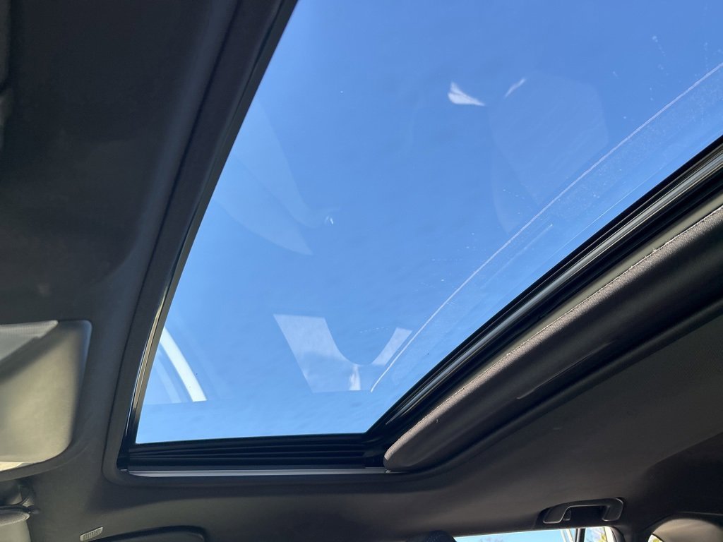 Used 2024 Toyota RAV4 SE image 22