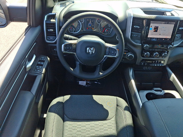 New 2026 RAM 1500 4x4 Crew Cab image 2
